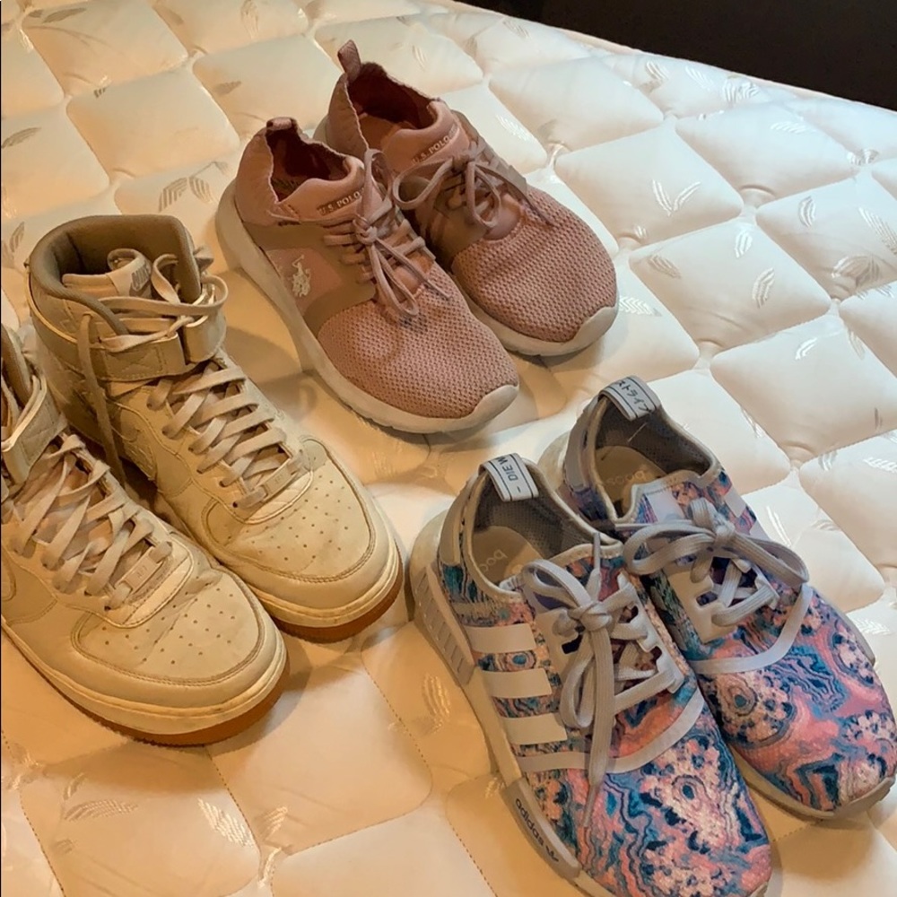 Sneakers